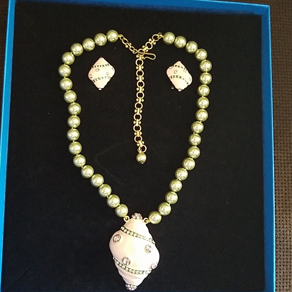 Heidi Daus Simulated Pearl Seashell Set